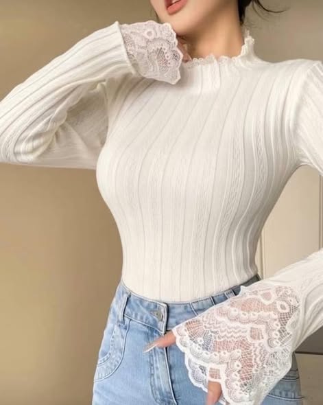 lavito lace cuff top